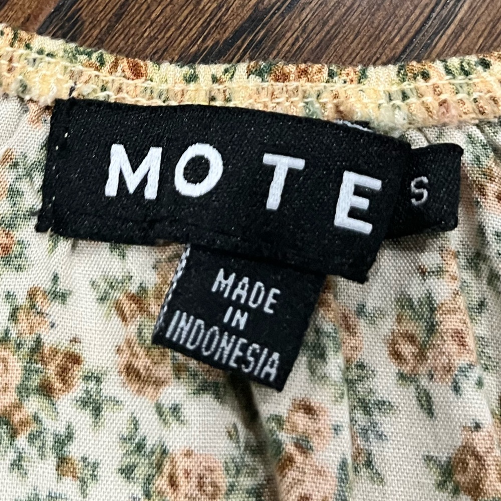 Motel Rocks Floral Dress - Picture 2 of 2
